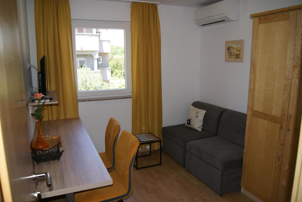 Rooms Magdalena Krk Veglia Exterior foto
