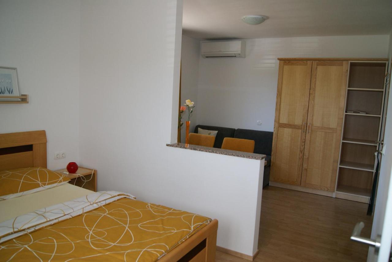 Rooms Magdalena Krk Veglia Exterior foto